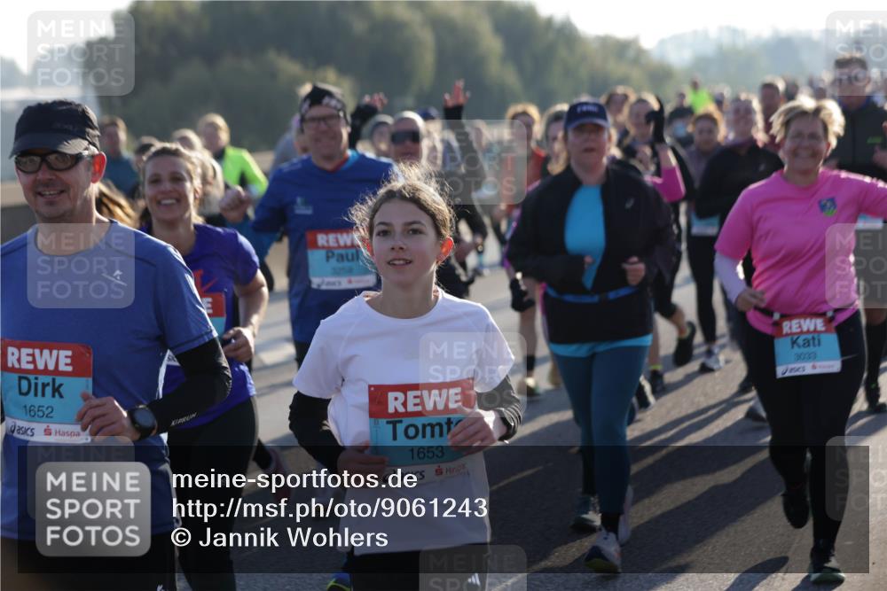 03.10.2025 - Köhlbrandbrückenlauf Jannik Wohlers http://msf.ph/oto/9061243 03.10.2025 09:22:55 Position 3 1652, 1653, 3033 meine-sportfotos.de