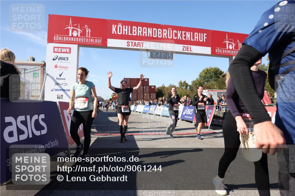 03.10.2025 - Köhlbrandbrückenlauf Lena Gebhardt http://msf.ph/oto/9061244 03.10.2025 13:11:16 Ziel 4135, 4293, 4521, 5218, 5258, 5522, 5754, 6080, 6272, 6572, 6685, 6686, 6726, 6727, 6751 meine-sportfotos.de