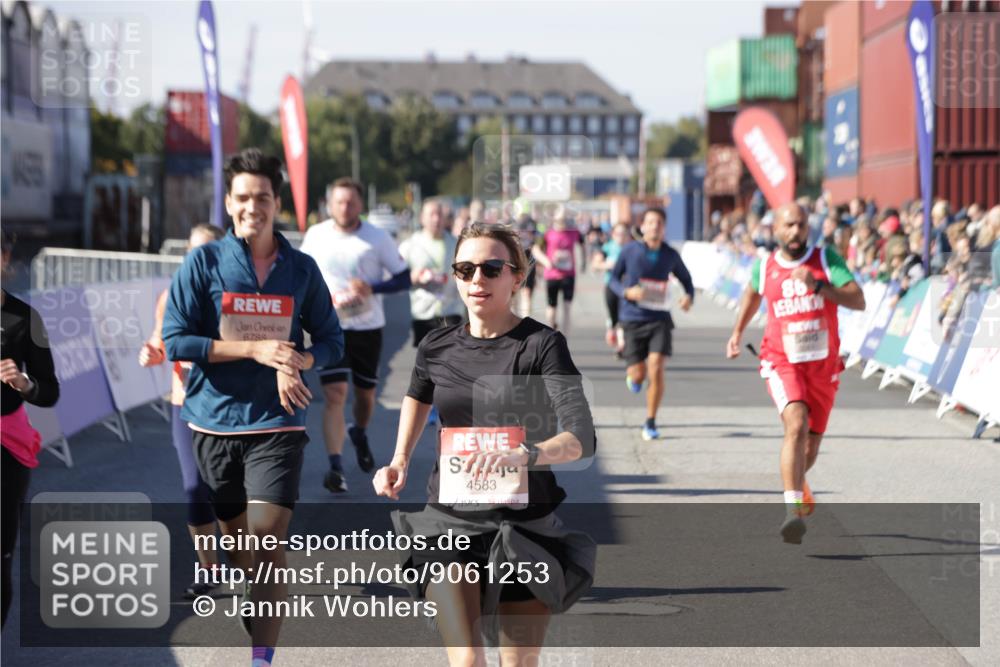 03.10.2025 - Köhlbrandbrückenlauf Jannik Wohlers http://msf.ph/oto/9061253 03.10.2025 13:13:20 Ziel 4191, 4193, 4223, 4373, 4383, 4463, 4513, 4583, 4853, 5025, 5034, 5204, 5261, 5358, 5678, 5852, 6725, 6788, 6789, 6818 meine-sportfotos.de