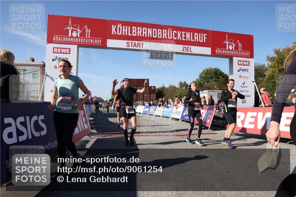 03.10.2025 - Köhlbrandbrückenlauf Lena Gebhardt http://msf.ph/oto/9061254 03.10.2025 13:11:16 Ziel 4135, 4293, 4521, 5218, 5258, 5522, 5754, 6080, 6272, 6572, 6685, 6686, 6726, 6727, 6751 meine-sportfotos.de