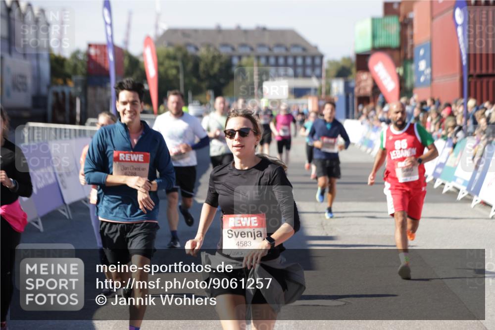 03.10.2025 - Köhlbrandbrückenlauf Jannik Wohlers http://msf.ph/oto/9061257 03.10.2025 13:13:20 Ziel 4191, 4193, 4223, 4373, 4383, 4463, 4513, 4583, 4853, 5025, 5034, 5204, 5261, 5358, 5678, 5852, 6725, 6788, 6789, 6818 meine-sportfotos.de