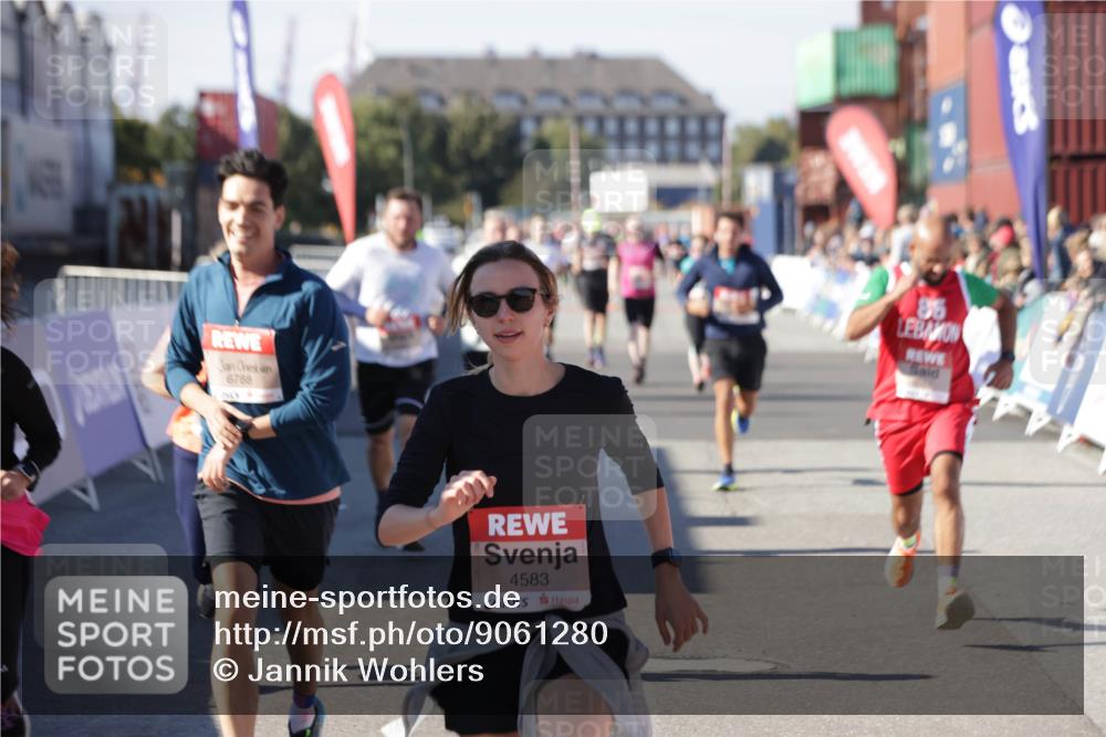 03.10.2025 - Köhlbrandbrückenlauf Jannik Wohlers http://msf.ph/oto/9061280 03.10.2025 13:13:20 Ziel 4191, 4193, 4223, 4373, 4383, 4463, 4513, 4583, 4853, 5025, 5034, 5204, 5261, 5358, 5678, 5852, 6725, 6788, 6789, 6818 meine-sportfotos.de
