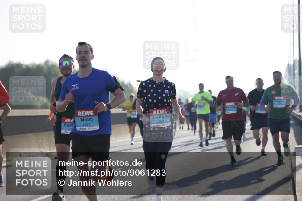 03.10.2025 - Köhlbrandbrückenlauf Jannik Wohlers http://msf.ph/oto/9061283 03.10.2025 09:15:03 Position 3 320, 3181, 2979 meine-sportfotos.de