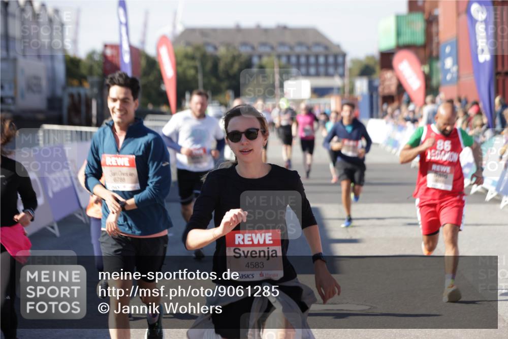 03.10.2025 - Köhlbrandbrückenlauf Jannik Wohlers http://msf.ph/oto/9061285 03.10.2025 13:13:20 Ziel 4191, 4193, 4223, 4373, 4383, 4463, 4513, 4583, 4853, 5025, 5034, 5204, 5261, 5358, 5678, 5852, 6725, 6788, 6789, 6818 meine-sportfotos.de
