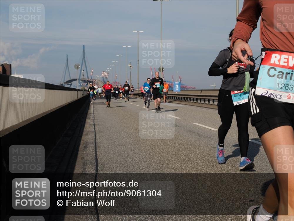 03.10.2025 - Köhlbrandbrückenlauf Fabian Wolf http://msf.ph/oto/9061304 03.10.2025 10:05:39 Position 3 3, 2031, 1263 meine-sportfotos.de