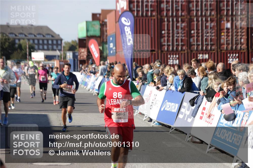 03.10.2025 - Köhlbrandbrückenlauf Jannik Wohlers http://msf.ph/oto/9061310 03.10.2025 13:13:21 Ziel 4191, 4223, 4373, 4383, 4463, 4513, 4583, 4853, 5025, 5034, 5204, 5261, 5358, 5678, 5852, 6725, 6788, 6789, 6818 meine-sportfotos.de