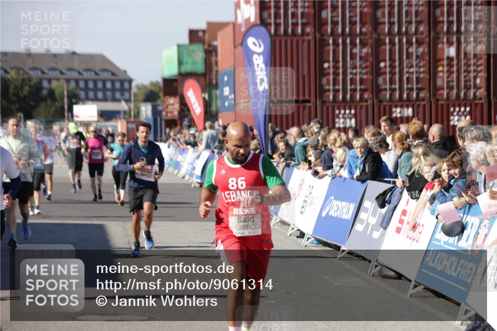 03.10.2025 - Köhlbrandbrückenlauf Jannik Wohlers http://msf.ph/oto/9061314 03.10.2025 13:13:21 Ziel 4191, 4223, 4373, 4383, 4463, 4513, 4583, 4853, 5025, 5034, 5204, 5261, 5358, 5678, 5852, 6725, 6788, 6789, 6818 meine-sportfotos.de