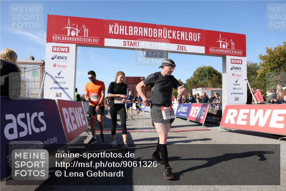 03.10.2025 - Köhlbrandbrückenlauf Lena Gebhardt http://msf.ph/oto/9061326 03.10.2025 13:11:18 Ziel 4135, 4293, 4521, 4597, 5218, 5258, 5522, 5754, 6080, 6272, 6572, 6685, 6686, 6726, 6727, 6751 meine-sportfotos.de