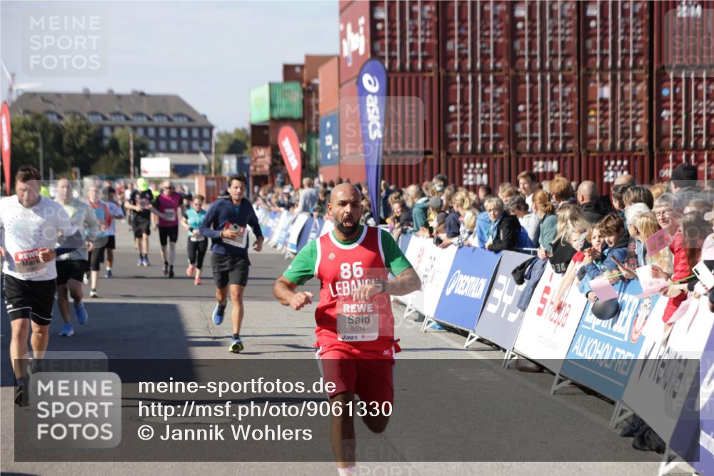 03.10.2025 - Köhlbrandbrückenlauf Jannik Wohlers http://msf.ph/oto/9061330 03.10.2025 13:13:21 Ziel 4191, 4223, 4373, 4383, 4463, 4513, 4583, 4853, 5025, 5034, 5204, 5261, 5358, 5678, 5852, 6725, 6788, 6789, 6818 meine-sportfotos.de