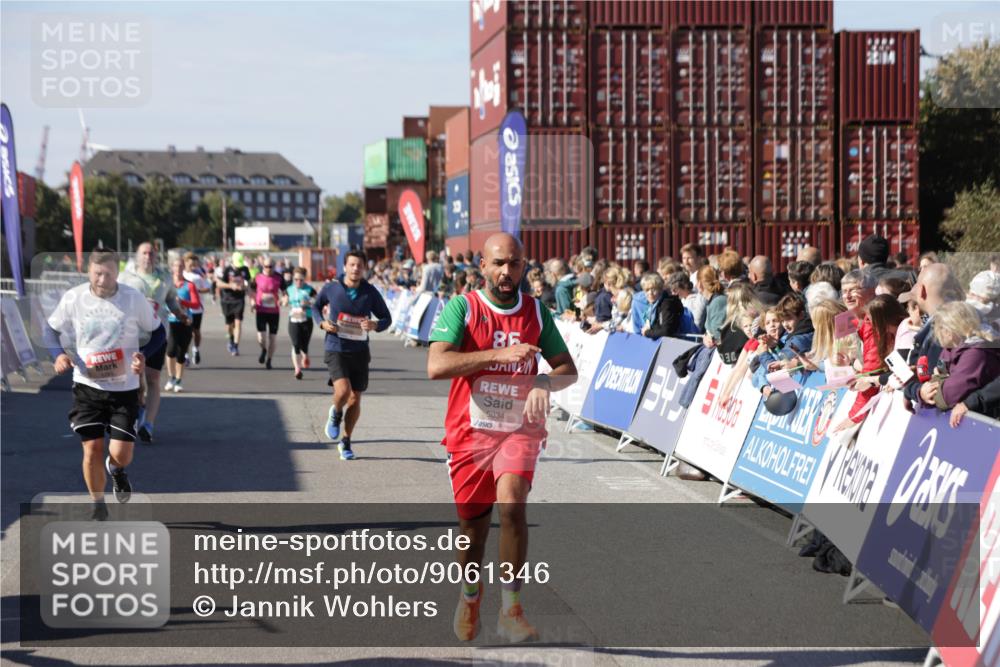 03.10.2025 - Köhlbrandbrückenlauf Jannik Wohlers http://msf.ph/oto/9061346 03.10.2025 13:13:21 Ziel 4191, 4223, 4373, 4383, 4463, 4513, 4583, 4853, 5025, 5034, 5204, 5261, 5358, 5678, 5852, 6725, 6788, 6789, 6818 meine-sportfotos.de