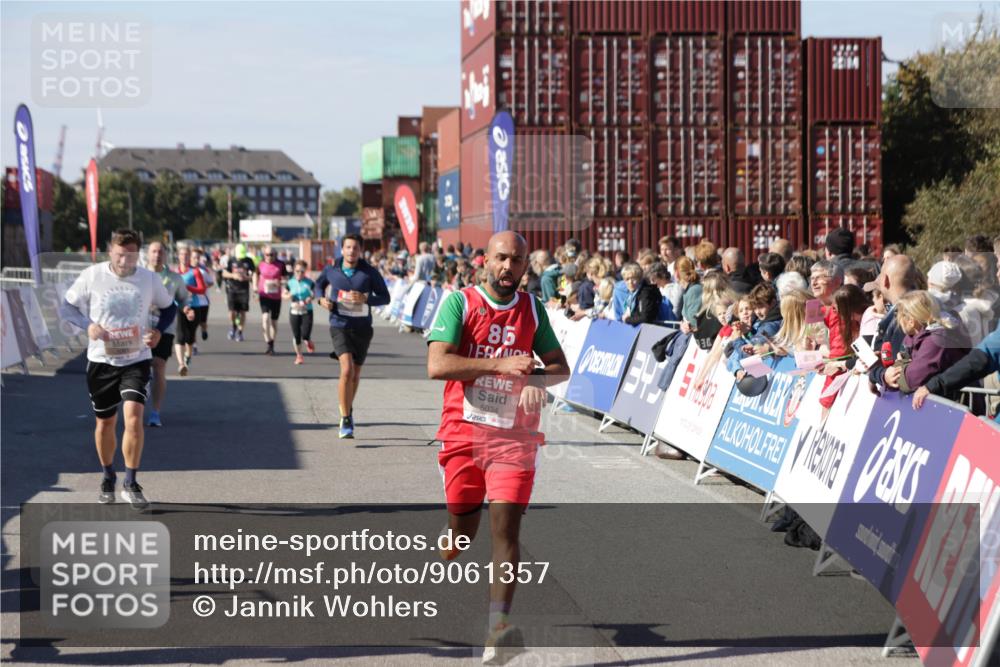 03.10.2025 - Köhlbrandbrückenlauf Jannik Wohlers http://msf.ph/oto/9061357 03.10.2025 13:13:21 Ziel 4191, 4223, 4373, 4383, 4463, 4513, 4583, 4853, 5025, 5034, 5204, 5261, 5358, 5678, 5852, 6725, 6788, 6789, 6818 meine-sportfotos.de