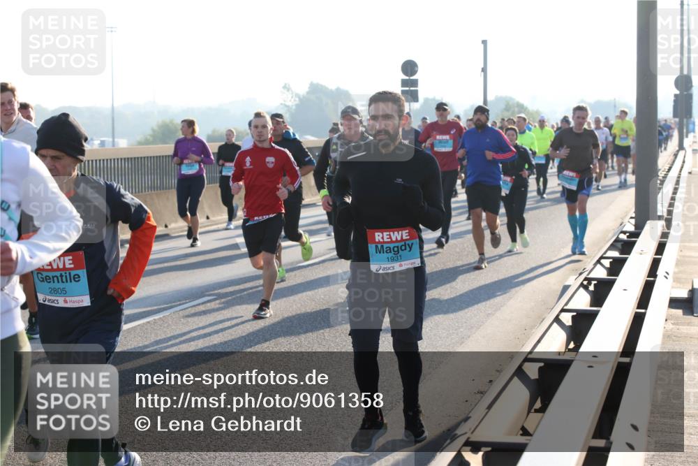 03.10.2025 - Köhlbrandbrückenlauf Lena Gebhardt http://msf.ph/oto/9061358 03.10.2025 09:19:43 Position 1 2805, 1931 meine-sportfotos.de