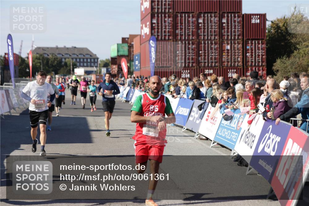 03.10.2025 - Köhlbrandbrückenlauf Jannik Wohlers http://msf.ph/oto/9061361 03.10.2025 13:13:21 Ziel 4191, 4223, 4373, 4383, 4463, 4513, 4583, 4853, 5025, 5034, 5204, 5261, 5358, 5678, 5852, 6725, 6788, 6789, 6818 meine-sportfotos.de