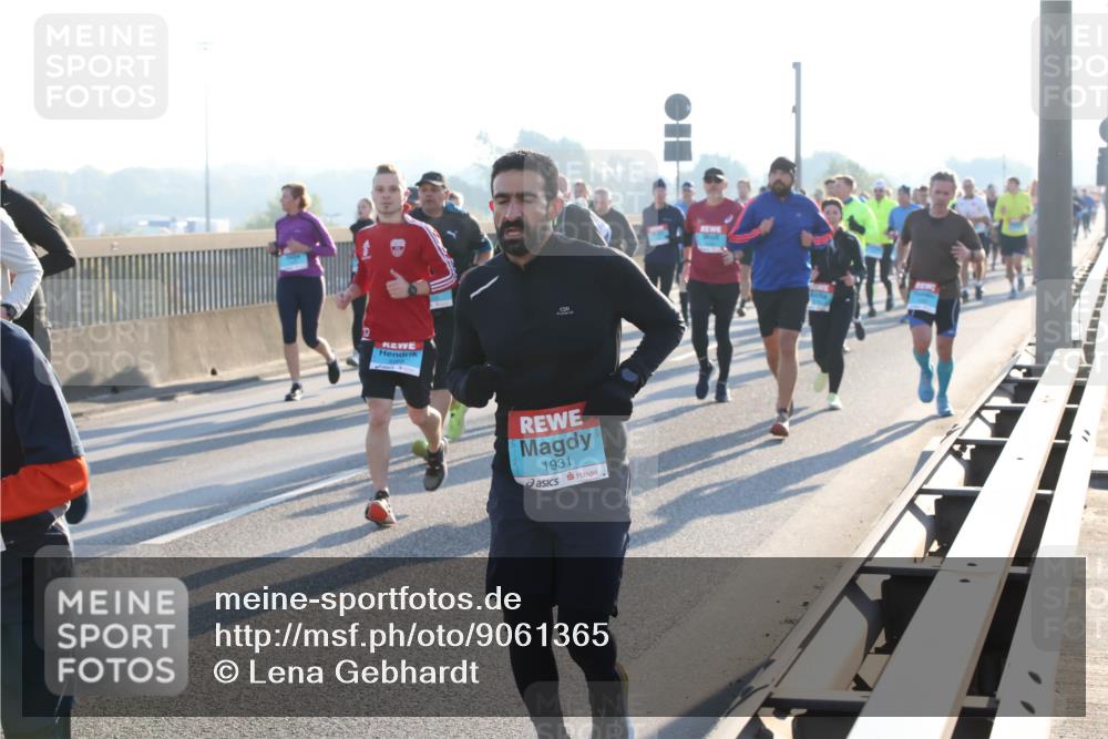 03.10.2025 - Köhlbrandbrückenlauf Lena Gebhardt http://msf.ph/oto/9061365 03.10.2025 09:19:43 Position 1 1931 meine-sportfotos.de