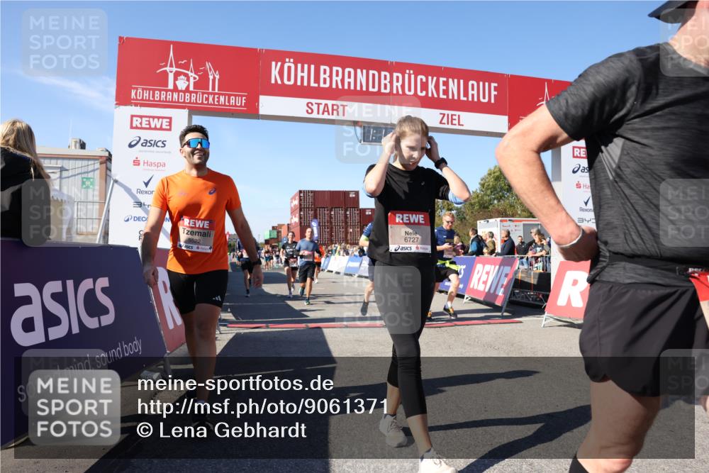 03.10.2025 - Köhlbrandbrückenlauf Lena Gebhardt http://msf.ph/oto/9061371 03.10.2025 13:11:20 Ziel 4135, 4293, 4521, 4597, 5218, 5258, 5522, 5754, 5939, 6080, 6572, 6685, 6686, 6726, 6727, 6751 meine-sportfotos.de