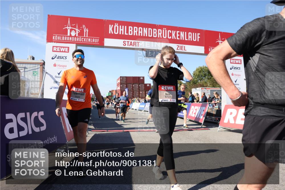 03.10.2025 - Köhlbrandbrückenlauf Lena Gebhardt http://msf.ph/oto/9061381 03.10.2025 13:11:20 Ziel 4135, 4293, 4521, 4597, 5218, 5258, 5522, 5754, 5939, 6080, 6572, 6685, 6686, 6726, 6727, 6751 meine-sportfotos.de
