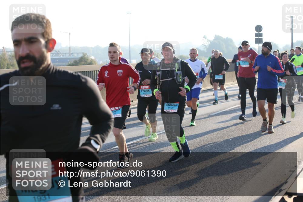 03.10.2025 - Köhlbrandbrückenlauf Lena Gebhardt http://msf.ph/oto/9061390 03.10.2025 09:19:44 Position 1 1931, 1333, 1512 meine-sportfotos.de