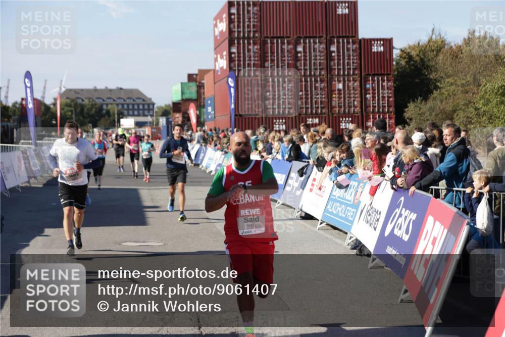 03.10.2025 - Köhlbrandbrückenlauf Jannik Wohlers http://msf.ph/oto/9061407 03.10.2025 13:13:22 Ziel 4191, 4223, 4324, 4373, 4383, 4448, 4463, 4513, 4583, 4853, 5025, 5034, 5204, 5261, 5358, 5678, 5852, 6788, 6789, 6818 meine-sportfotos.de