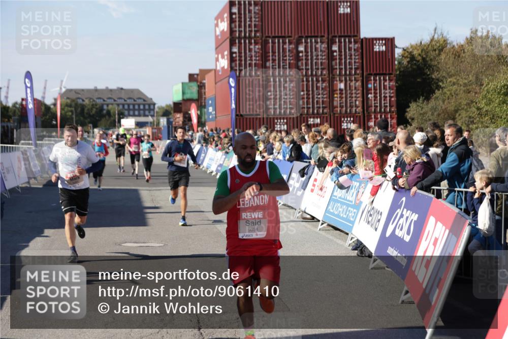 03.10.2025 - Köhlbrandbrückenlauf Jannik Wohlers http://msf.ph/oto/9061410 03.10.2025 13:13:22 Ziel 4191, 4223, 4324, 4373, 4383, 4448, 4463, 4513, 4583, 4853, 5025, 5034, 5204, 5261, 5358, 5678, 5852, 6788, 6789, 6818 meine-sportfotos.de