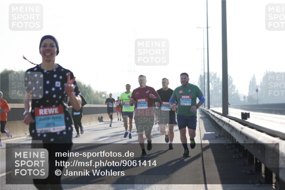 03.10.2025 - Köhlbrandbrückenlauf Jannik Wohlers http://msf.ph/oto/9061414 03.10.2025 09:15:05 Position 3 2979, 1213 meine-sportfotos.de