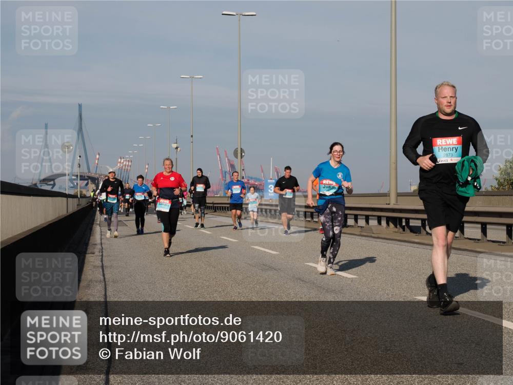 03.10.2025 - Köhlbrandbrückenlauf Fabian Wolf http://msf.ph/oto/9061420 03.10.2025 10:05:44 Position 3 2873 meine-sportfotos.de