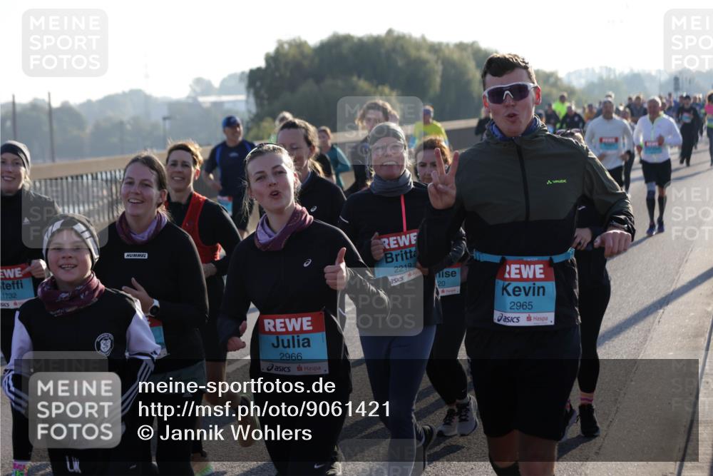 03.10.2025 - Köhlbrandbrückenlauf Jannik Wohlers http://msf.ph/oto/9061421 03.10.2025 09:22:59 Position 3 1732, 18, 2966, 2219, 20, 2965 meine-sportfotos.de