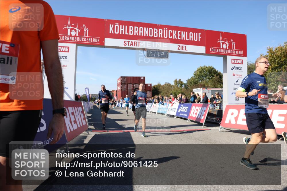 03.10.2025 - Köhlbrandbrückenlauf Lena Gebhardt http://msf.ph/oto/9061425 03.10.2025 13:11:21 Ziel 4135, 4293, 4521, 4597, 4999, 5218, 5258, 5522, 5754, 5939, 6028, 6080, 6572, 6685, 6686, 6726, 6727, 6751 meine-sportfotos.de