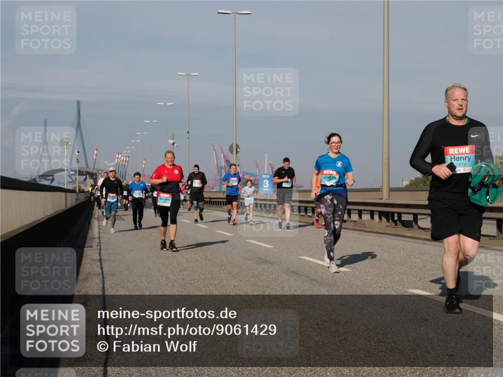 03.10.2025 - Köhlbrandbrückenlauf Fabian Wolf http://msf.ph/oto/9061429 03.10.2025 10:05:45 Position 3 2873 meine-sportfotos.de