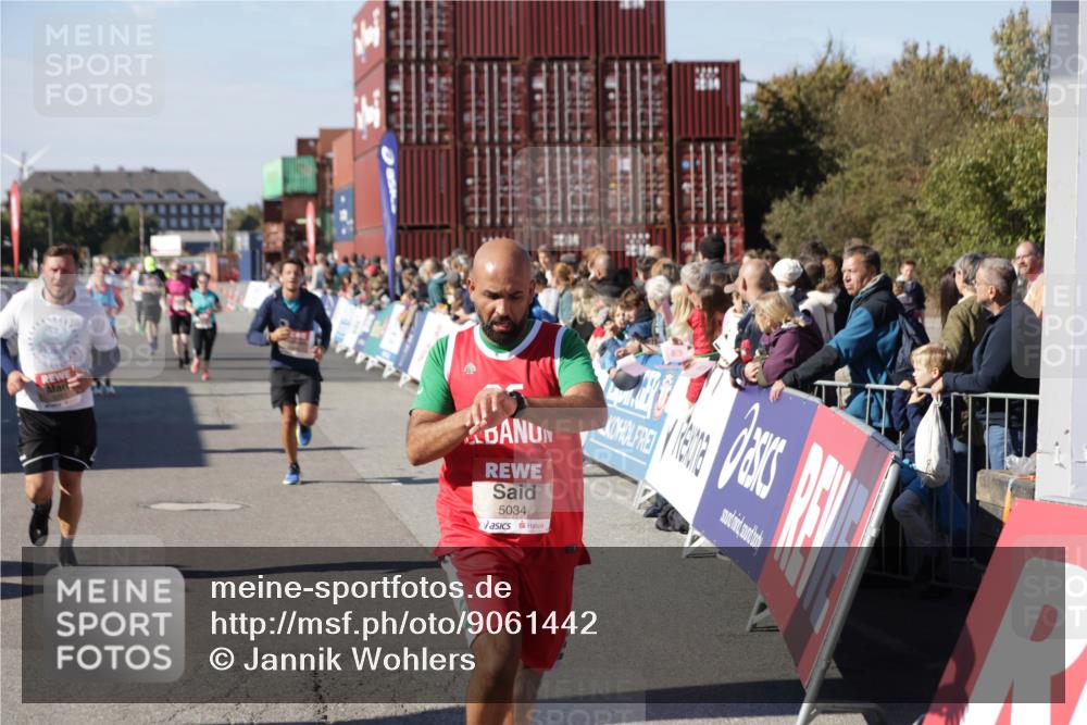 03.10.2025 - Köhlbrandbrückenlauf Jannik Wohlers http://msf.ph/oto/9061442 03.10.2025 13:13:22 Ziel 4191, 4223, 4324, 4373, 4383, 4448, 4463, 4513, 4583, 4853, 5025, 5034, 5204, 5261, 5358, 5678, 5852, 6788, 6789, 6818 meine-sportfotos.de