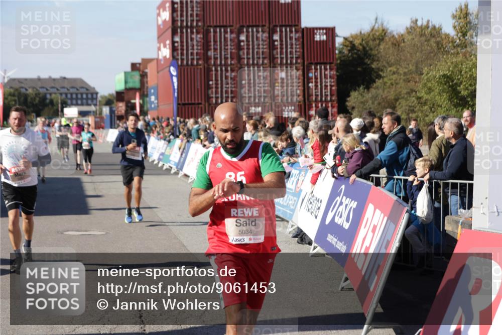 03.10.2025 - Köhlbrandbrückenlauf Jannik Wohlers http://msf.ph/oto/9061453 03.10.2025 13:13:22 Ziel 4191, 4223, 4324, 4373, 4383, 4448, 4463, 4513, 4583, 4853, 5025, 5034, 5204, 5261, 5358, 5678, 5852, 6788, 6789, 6818 meine-sportfotos.de
