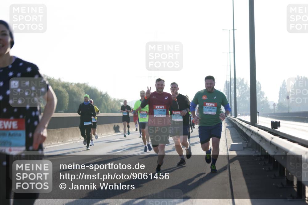 03.10.2025 - Köhlbrandbrückenlauf Jannik Wohlers http://msf.ph/oto/9061456 03.10.2025 09:15:05 Position 3 2979, 3603, 1213 meine-sportfotos.de