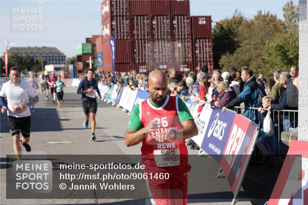 03.10.2025 - Köhlbrandbrückenlauf Jannik Wohlers http://msf.ph/oto/9061460 03.10.2025 13:13:22 Ziel 4191, 4223, 4324, 4373, 4383, 4448, 4463, 4513, 4583, 4853, 5025, 5034, 5204, 5261, 5358, 5678, 5852, 6788, 6789, 6818 meine-sportfotos.de