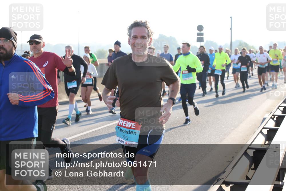 03.10.2025 - Köhlbrandbrückenlauf Lena Gebhardt http://msf.ph/oto/9061471 03.10.2025 09:19:46 Position 1 2903 meine-sportfotos.de