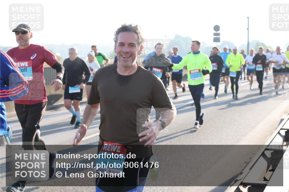 03.10.2025 - Köhlbrandbrückenlauf Lena Gebhardt http://msf.ph/oto/9061476 03.10.2025 09:19:46 Position 1 2903 meine-sportfotos.de