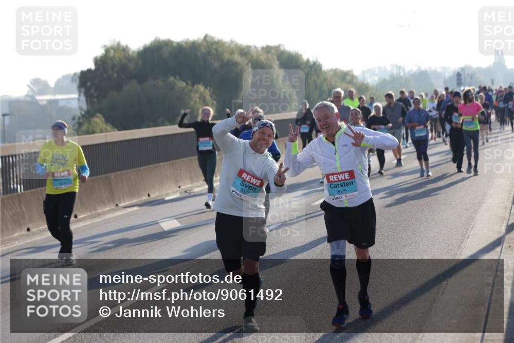 03.10.2025 - Köhlbrandbrückenlauf Jannik Wohlers http://msf.ph/oto/9061492 03.10.2025 09:23:02 Position 3 3677, 3675 meine-sportfotos.de