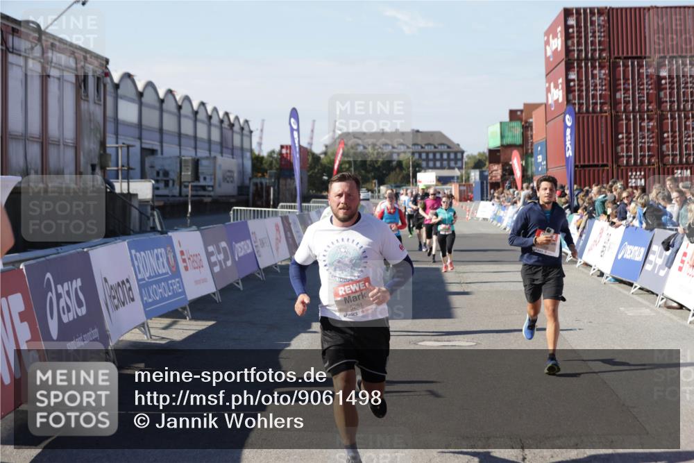 03.10.2025 - Köhlbrandbrückenlauf Jannik Wohlers http://msf.ph/oto/9061498 03.10.2025 13:13:23 Ziel 4191, 4223, 4324, 4373, 4383, 4448, 4463, 4513, 4583, 4853, 5025, 5034, 5204, 5261, 5358, 5852, 6788, 6789, 6818 meine-sportfotos.de