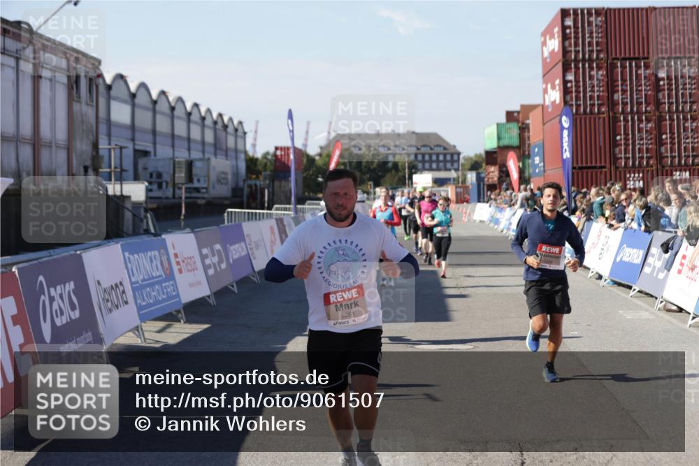 03.10.2025 - Köhlbrandbrückenlauf Jannik Wohlers http://msf.ph/oto/9061507 03.10.2025 13:13:23 Ziel 4191, 4223, 4324, 4373, 4383, 4448, 4463, 4513, 4583, 4853, 5025, 5034, 5204, 5261, 5358, 5852, 6788, 6789, 6818 meine-sportfotos.de
