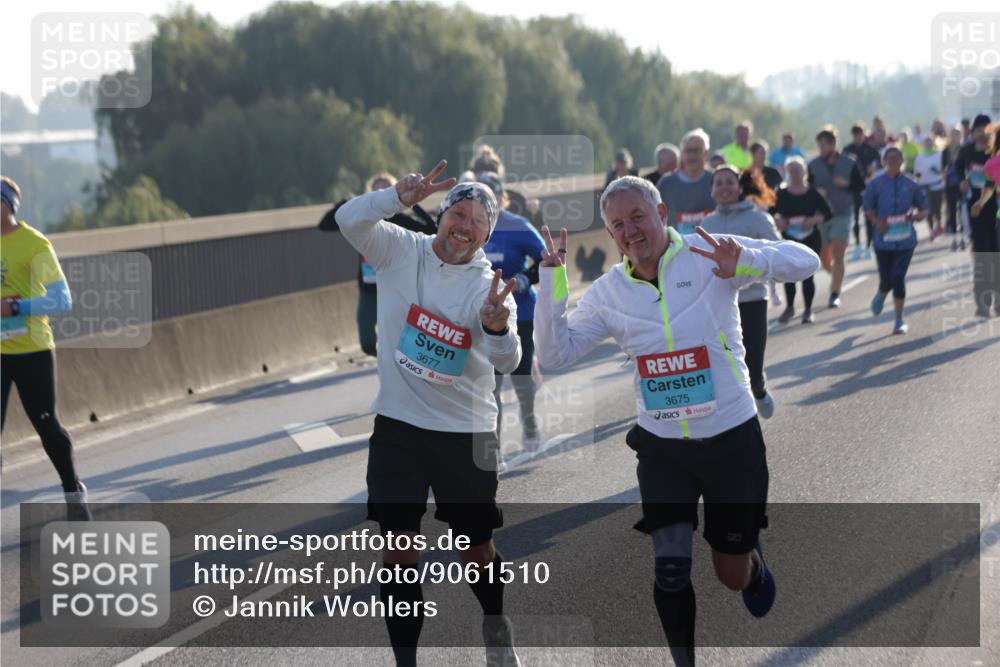 03.10.2025 - Köhlbrandbrückenlauf Jannik Wohlers http://msf.ph/oto/9061510 03.10.2025 09:23:02 Position 3 3677, 3675 meine-sportfotos.de