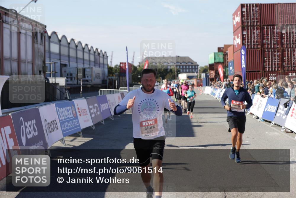 03.10.2025 - Köhlbrandbrückenlauf Jannik Wohlers http://msf.ph/oto/9061514 03.10.2025 13:13:23 Ziel 4191, 4223, 4324, 4373, 4383, 4448, 4463, 4513, 4583, 4853, 5025, 5034, 5204, 5261, 5358, 5852, 6788, 6789, 6818 meine-sportfotos.de