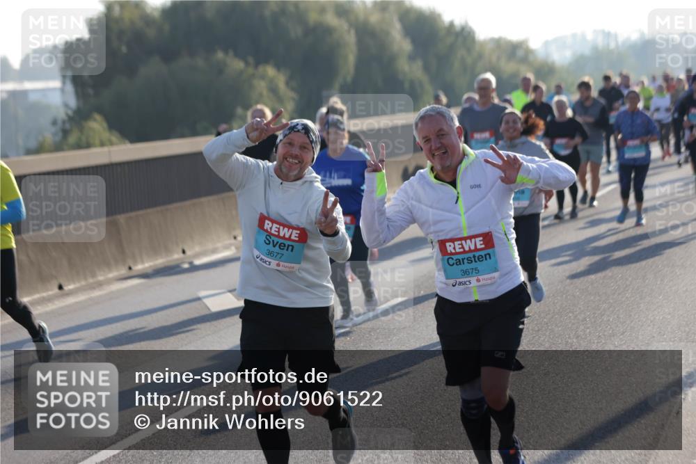 03.10.2025 - Köhlbrandbrückenlauf Jannik Wohlers http://msf.ph/oto/9061522 03.10.2025 09:23:03 Position 3 3677, 3675 meine-sportfotos.de