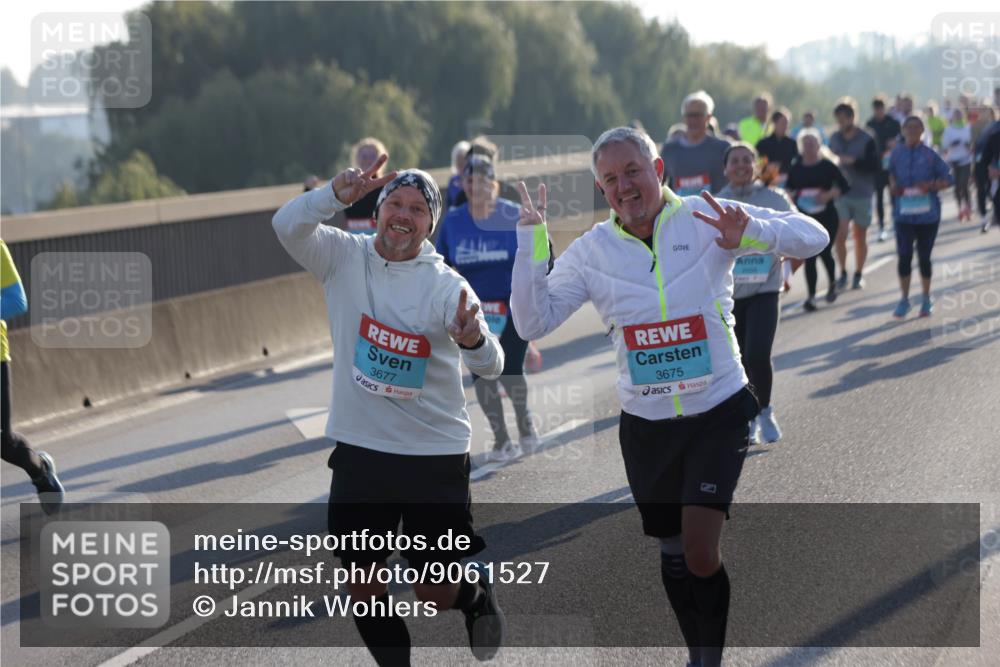 03.10.2025 - Köhlbrandbrückenlauf Jannik Wohlers http://msf.ph/oto/9061527 03.10.2025 09:23:03 Position 3 3677, 3675 meine-sportfotos.de