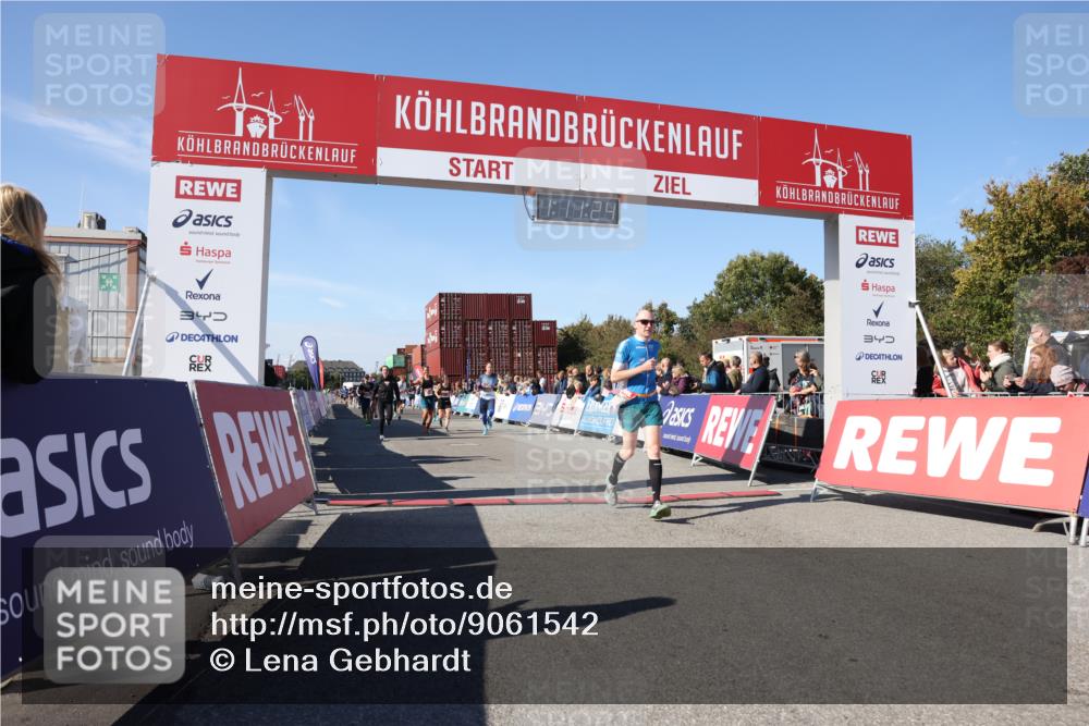 03.10.2025 - Köhlbrandbrückenlauf Lena Gebhardt http://msf.ph/oto/9061542 03.10.2025 13:11:24 Ziel 4135, 4293, 4315, 4325, 4597, 4999, 5145, 5258, 5522, 5754, 5939, 6028, 6080, 6563, 6680, 6685, 6686, 6690, 6691, 6726, 6727, 6751 meine-sportfotos.de
