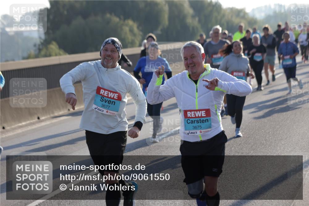 03.10.2025 - Köhlbrandbrückenlauf Jannik Wohlers http://msf.ph/oto/9061550 03.10.2025 09:23:03 Position 3 3677, 3675 meine-sportfotos.de