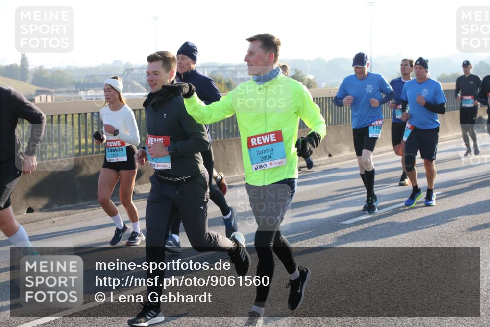 03.10.2025 - Köhlbrandbrückenlauf Lena Gebhardt http://msf.ph/oto/9061560 03.10.2025 09:19:48 Position 1 1203, 4167, 3804 meine-sportfotos.de