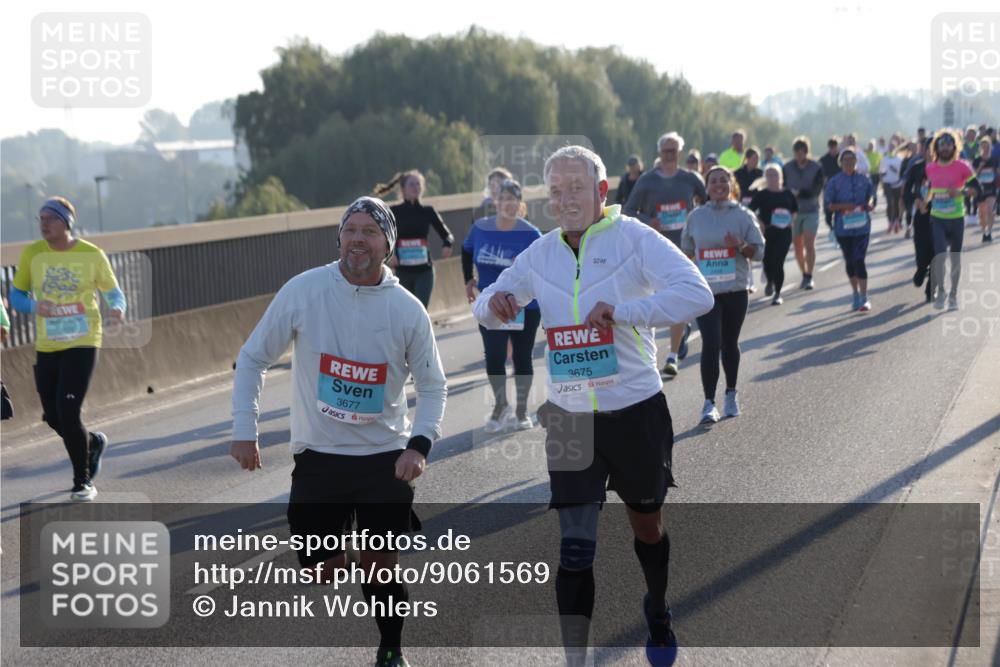 03.10.2025 - Köhlbrandbrückenlauf Jannik Wohlers http://msf.ph/oto/9061569 03.10.2025 09:23:03 Position 3 3677, 3675 meine-sportfotos.de