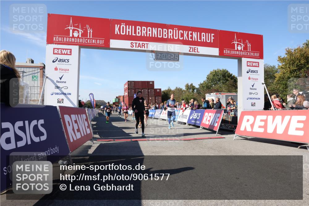 03.10.2025 - Köhlbrandbrückenlauf Lena Gebhardt http://msf.ph/oto/9061577 03.10.2025 13:11:27 Ziel 4293, 4315, 4325, 4427, 4501, 4597, 4999, 5145, 5754, 5794, 5939, 6028, 6080, 6563, 6680, 6685, 6686, 6690, 6691, 6726 meine-sportfotos.de