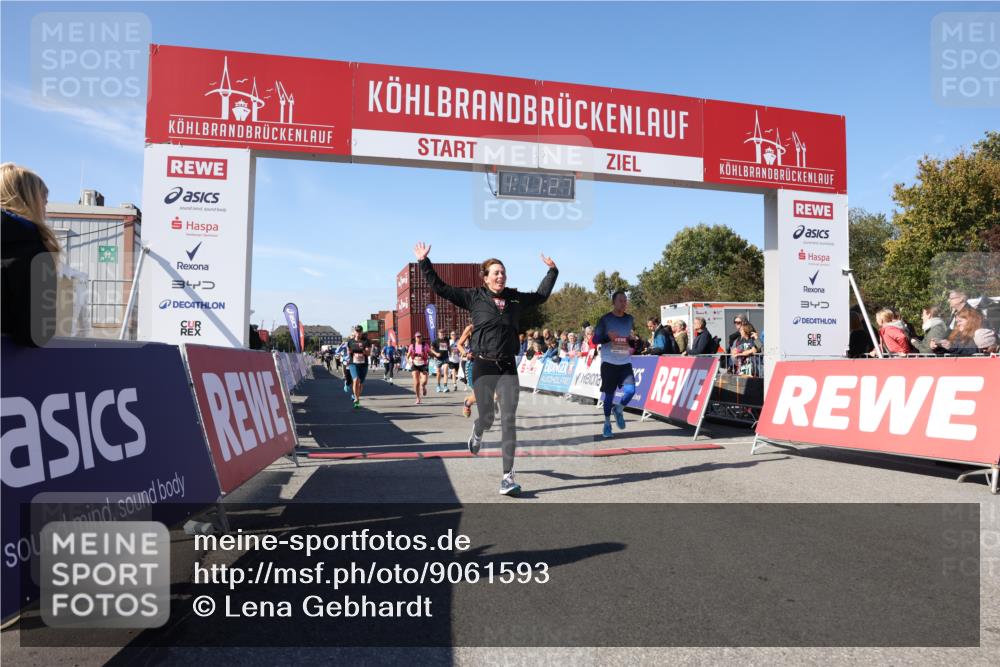 03.10.2025 - Köhlbrandbrückenlauf Lena Gebhardt http://msf.ph/oto/9061593 03.10.2025 13:11:27 Ziel 4293, 4315, 4325, 4427, 4501, 4597, 4999, 5145, 5754, 5794, 5939, 6028, 6080, 6563, 6680, 6685, 6686, 6690, 6691, 6726 meine-sportfotos.de