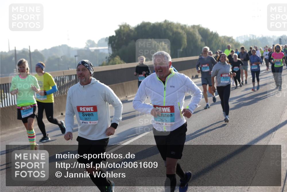 03.10.2025 - Köhlbrandbrückenlauf Jannik Wohlers http://msf.ph/oto/9061609 03.10.2025 09:23:03 Position 3 3677, 3675 meine-sportfotos.de