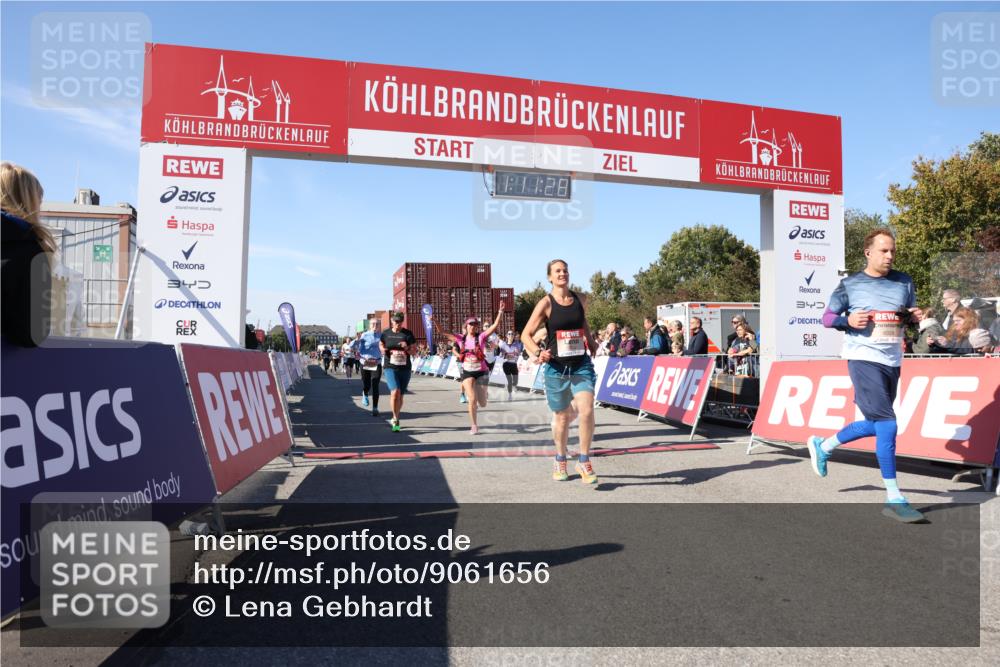 03.10.2025 - Köhlbrandbrückenlauf Lena Gebhardt http://msf.ph/oto/9061656 03.10.2025 13:11:29 Ziel 4158, 4293, 4315, 4325, 4427, 4501, 4597, 4999, 5145, 5754, 5794, 5939, 6028, 6080, 6563, 6680, 6685, 6686, 6690, 6691, 6726 meine-sportfotos.de