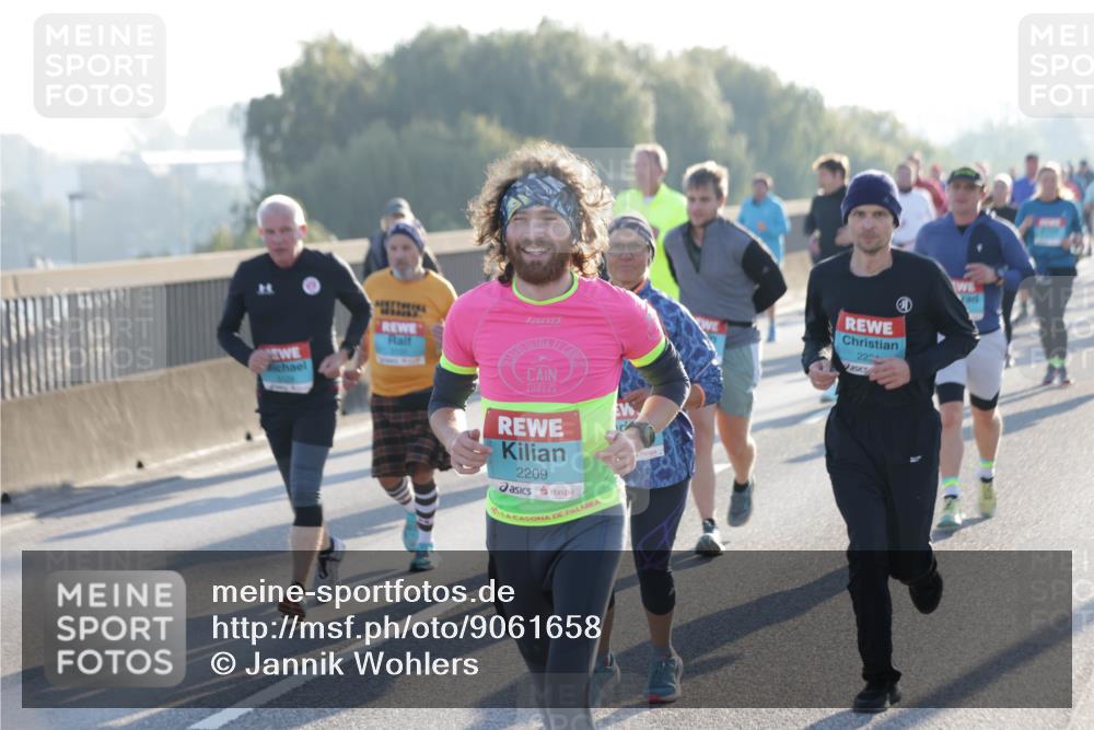 03.10.2025 - Köhlbrandbrückenlauf Jannik Wohlers http://msf.ph/oto/9061658 03.10.2025 09:23:09 Position 3 2209, 2204 meine-sportfotos.de
